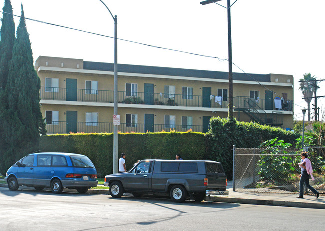 2613 Garth Ave in Los Angeles, CA - Foto de edificio - Building Photo