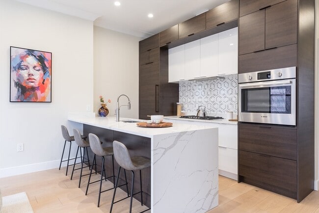 577 Massachusetts Ave in Boston, MA - Building Photo - Building Photo