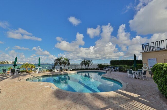 4801 Osprey Dr S in St. Petersburg, FL - Building Photo - Building Photo