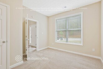 110 Parkway Dr in Fairburn, GA - Building Photo - Building Photo