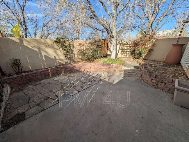 1516 Rosemont Ave NW in Albuquerque, NM - Building Photo - Building Photo