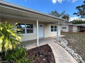 4320 Pine Lake Rd in Bonita Springs, FL - Building Photo