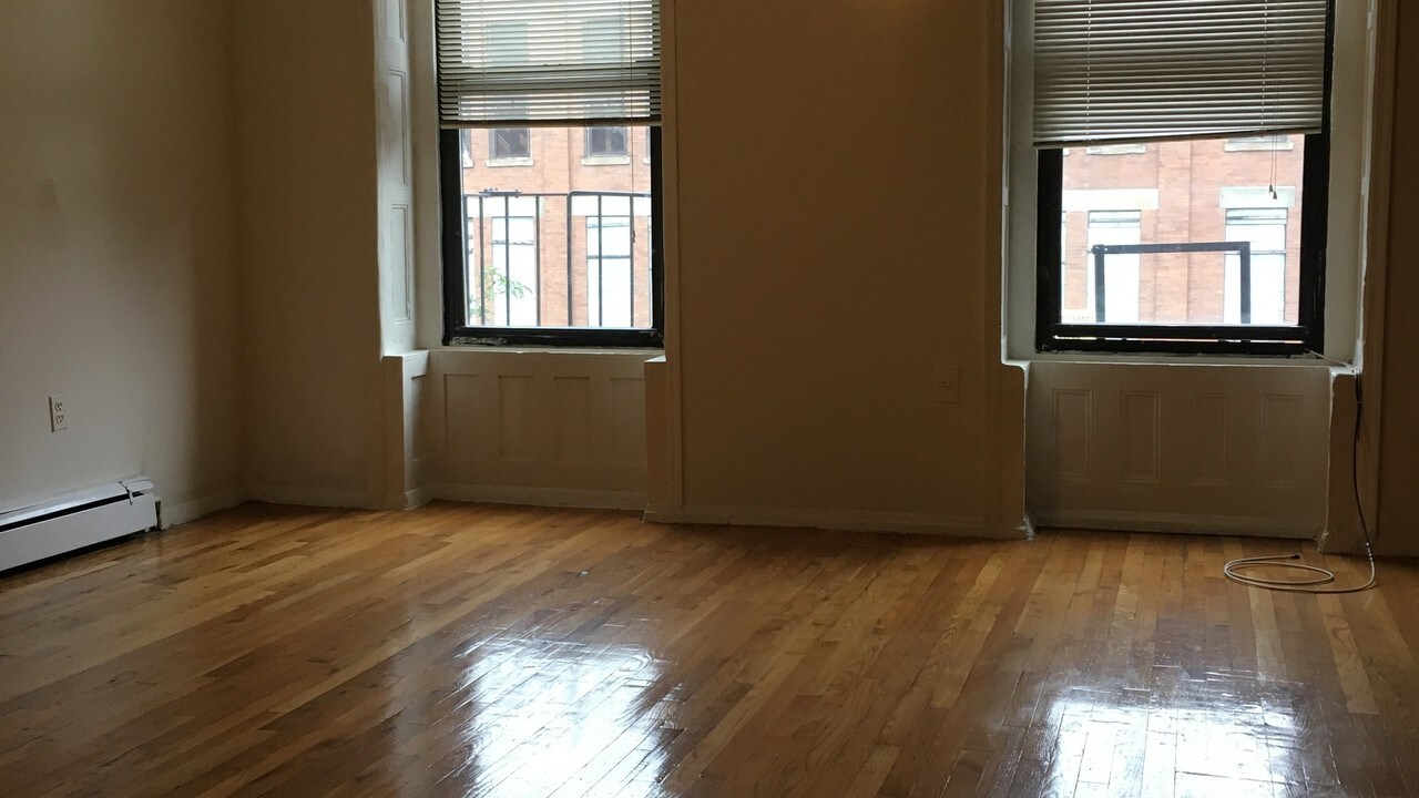 1049 Fulton St in Brooklyn, NY - Foto de edificio