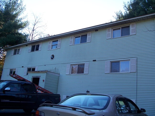 9 Beacon St in Leominster, MA - Foto de edificio - Building Photo