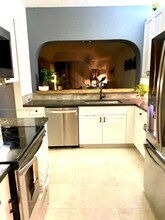 10720 NW 66th St in Doral, FL - Building Photo - Building Photo