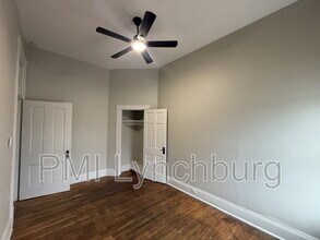 922 Floyd St in Lynchburg, VA - Foto de edificio - Building Photo