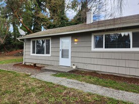 1610 E 31st St in Bremerton, WA - Building Photo