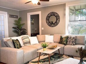 1013 22nd Ave N in St. Petersburg, FL - Building Photo - Building Photo