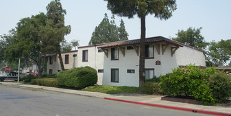 Casa Blanca Apartments