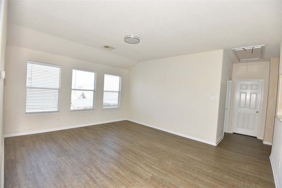 9907 Up Country Ln in Conroe, TX - Building Photo