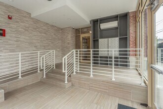 3 Perrine Ave in Jersey City, NJ - Foto de edificio - Building Photo