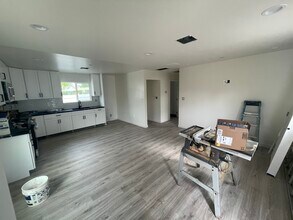 7501 Yarmouth Ave in Reseda, CA - Building Photo - Building Photo