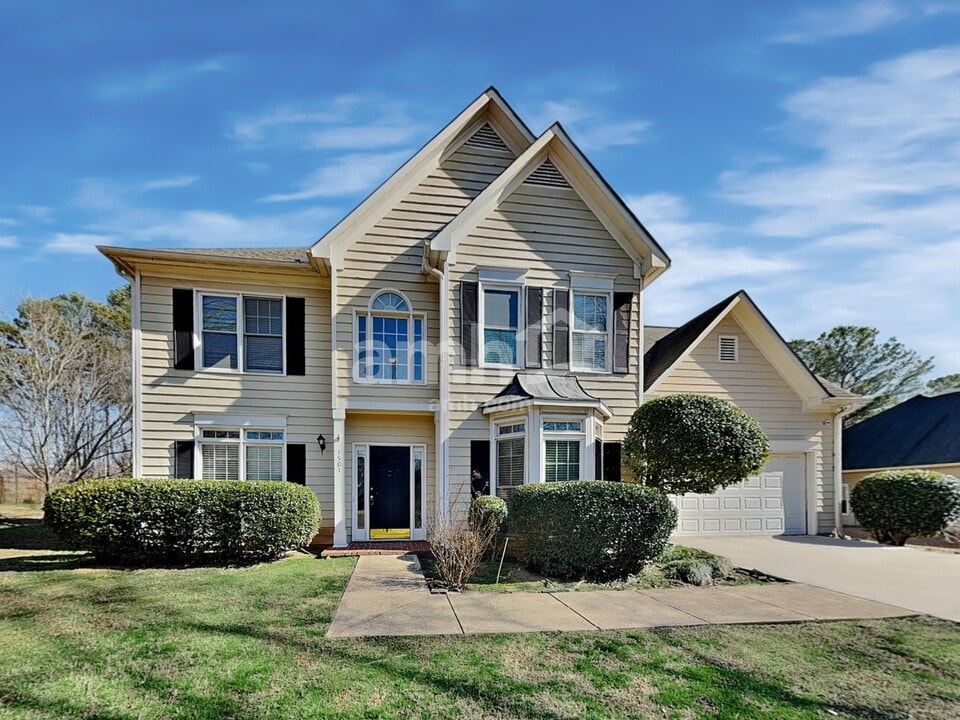 1501 Jade Cove Dr, Unit 1212 in Powder Springs, GA - Foto de edificio