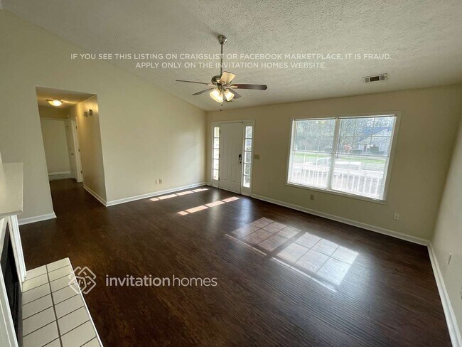 4004 Daylily Way in Douglasville, GA - Foto de edificio - Building Photo