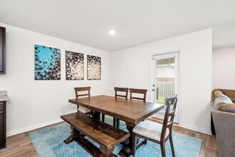 816 Moorhen Way in Crestview, FL - Building Photo - Building Photo