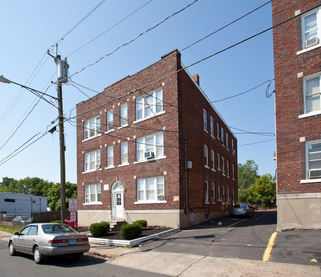 840 Stanley St in New Britain, CT - Building Photo - Building Photo