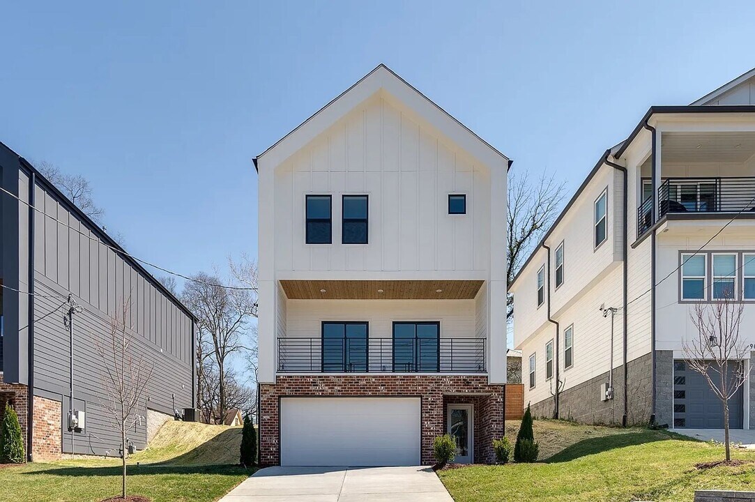 911 Stockell St in Nashville, TN - Building Photo