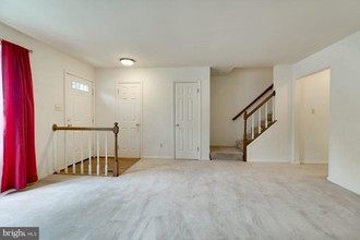 7608 Southern Oak Dr in Springfield, VA - Building Photo - Building Photo