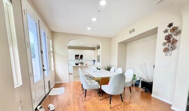 3180 W Anacapa Way in Anaheim, CA - Foto de edificio - Building Photo