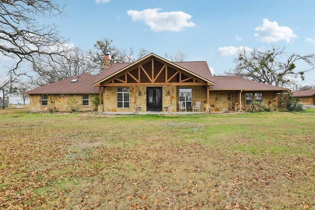 6211 Acacia Dr