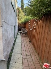 1667 Golden Gate Ave in Los Angeles, CA - Building Photo - Building Photo