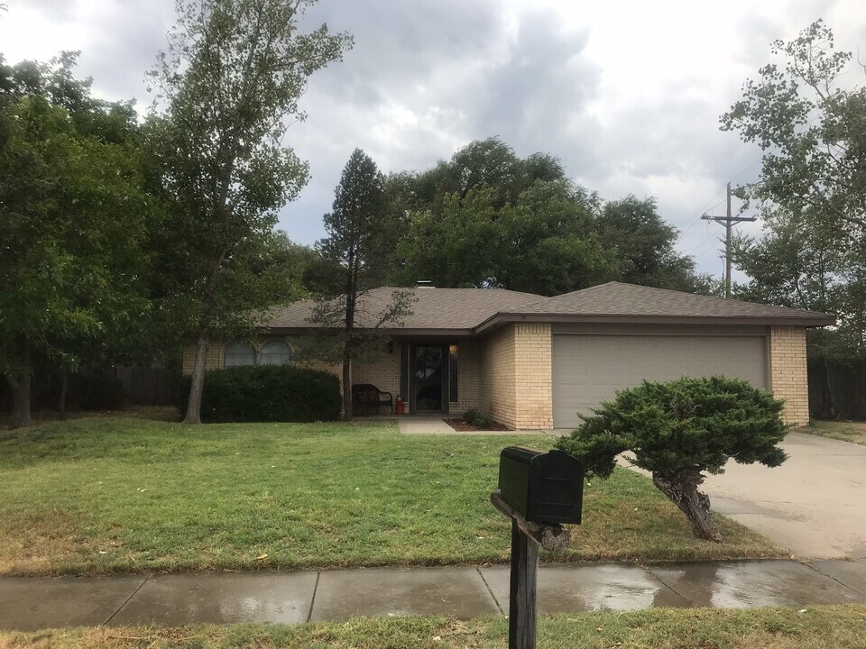 6000 Chisholm Cir in Amarillo, TX - Building Photo