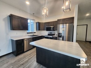 300 S Willow Spring Dr in Sioux Falls, SD - Building Photo - Building Photo