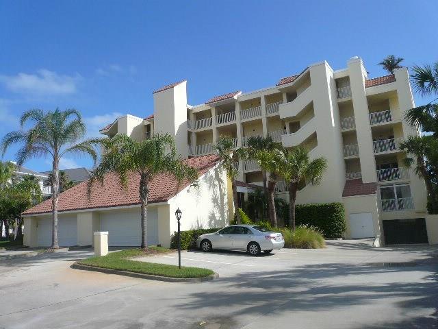 1026 Flamevine Ln in Vero Beach, FL - Building Photo