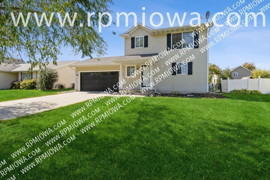 770 SE Harper Dr in Waukee, IA - Foto de edificio