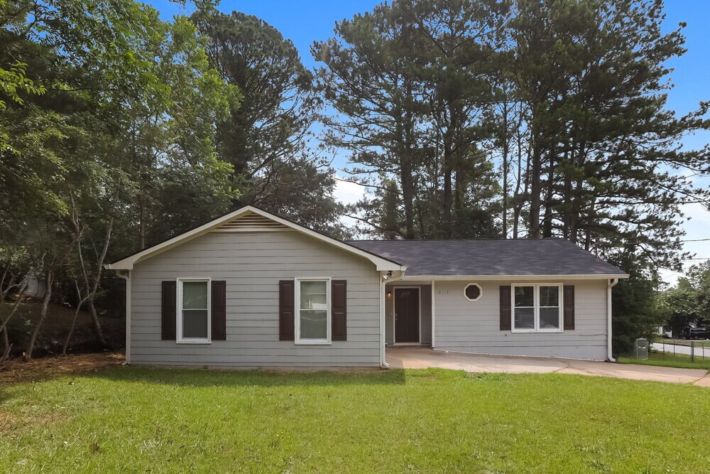 6112 Chaseland Rd in Rex, GA - Building Photo