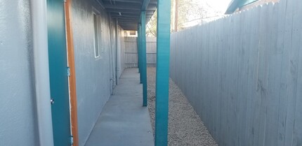 305 E Roeser Rd in Phoenix, AZ - Building Photo - Building Photo