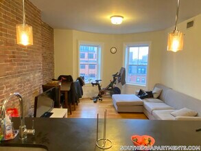 656 Massachusetts Ave, Unit 5 in Boston, MA - Foto de edificio - Building Photo