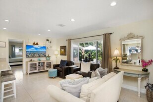 645 103rd Ave N, Unit SI ID1534775P in Naples, FL - Building Photo