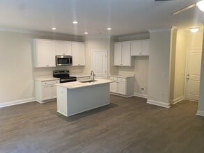 3284 Spiral Ln in Effingham, SC - Building Photo - Building Photo