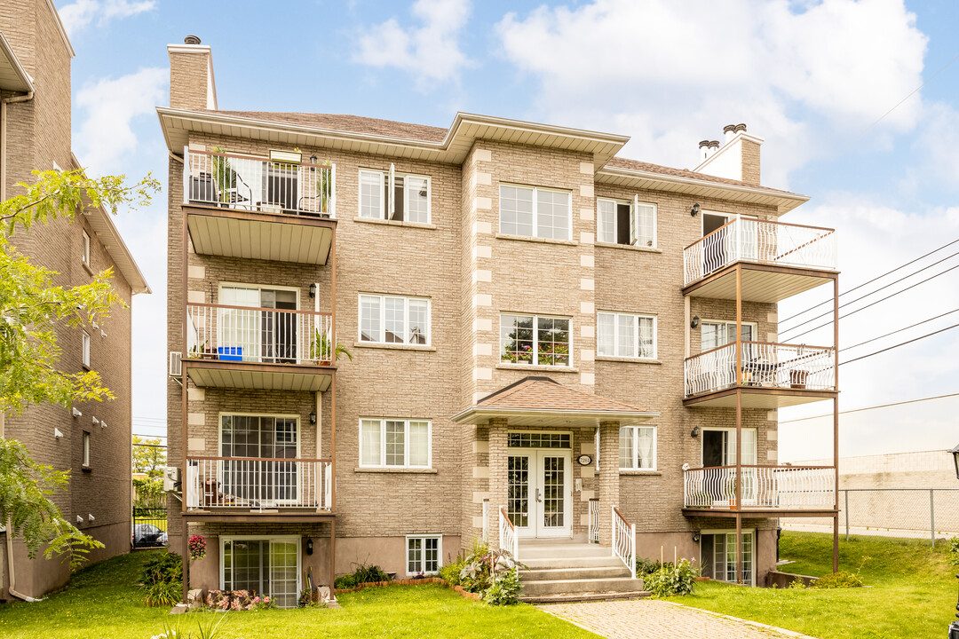 7259 Chouinard Av in Montréal, QC - Building Photo