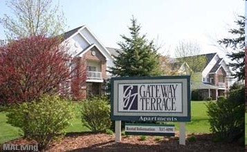 Gateway Terrace Apartments in Sun Prairie, WI - Foto de edificio - Building Photo