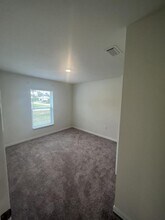 1277 Valentine St in North Port, FL - Building Photo - Building Photo