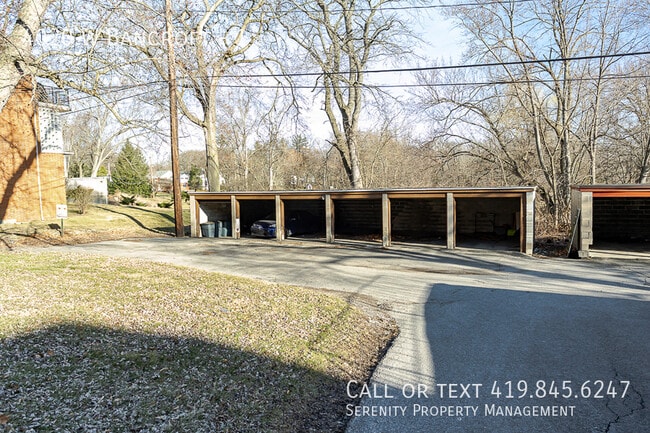 4020 W Bancroft St in Toledo, OH - Building Photo - Building Photo