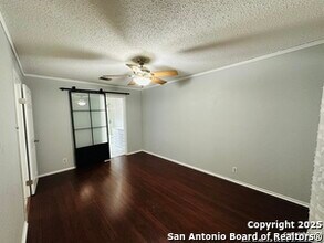 2927 Ash Field Drive in San Antonio, TX - Building Photo - Building Photo