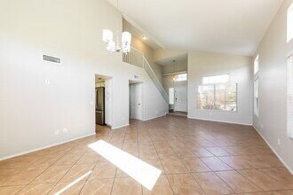 5203 W Kristal Way in Glendale, AZ - Building Photo - Building Photo