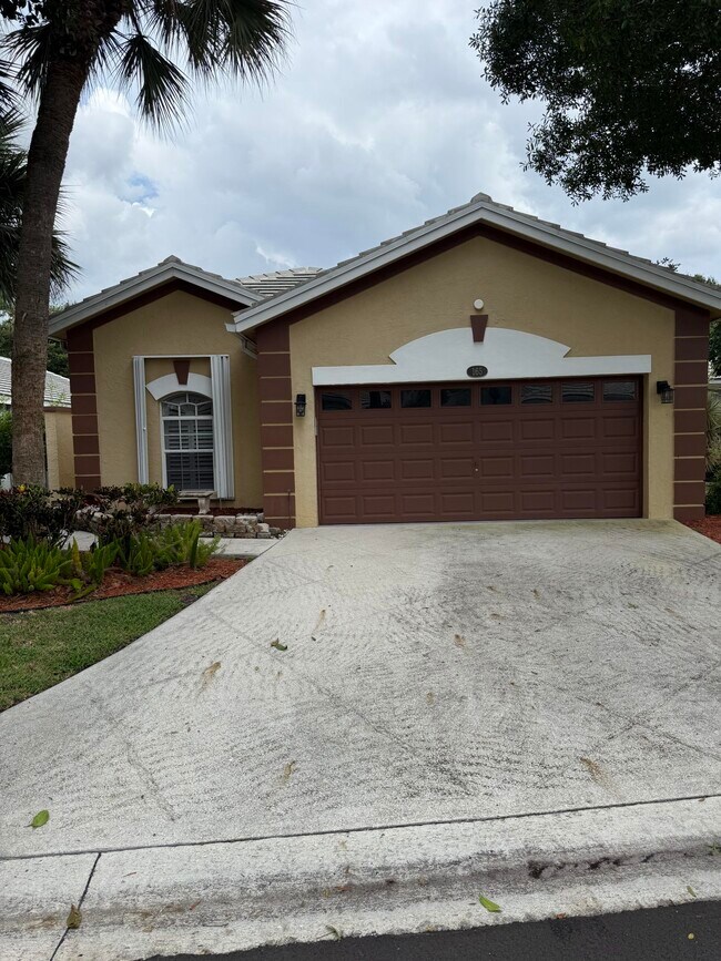 property at 165 Harbor Lake Cir