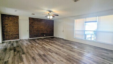 121 Rue Max St in Pensacola, FL - Building Photo - Building Photo