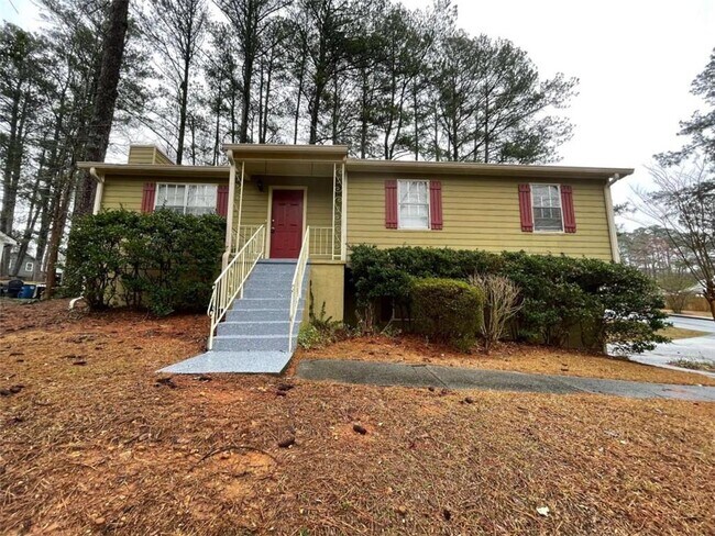 property at 2596 Woodland Dr NW