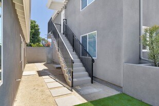 1603 Vuelta Grande Ave in Long Beach, CA - Building Photo