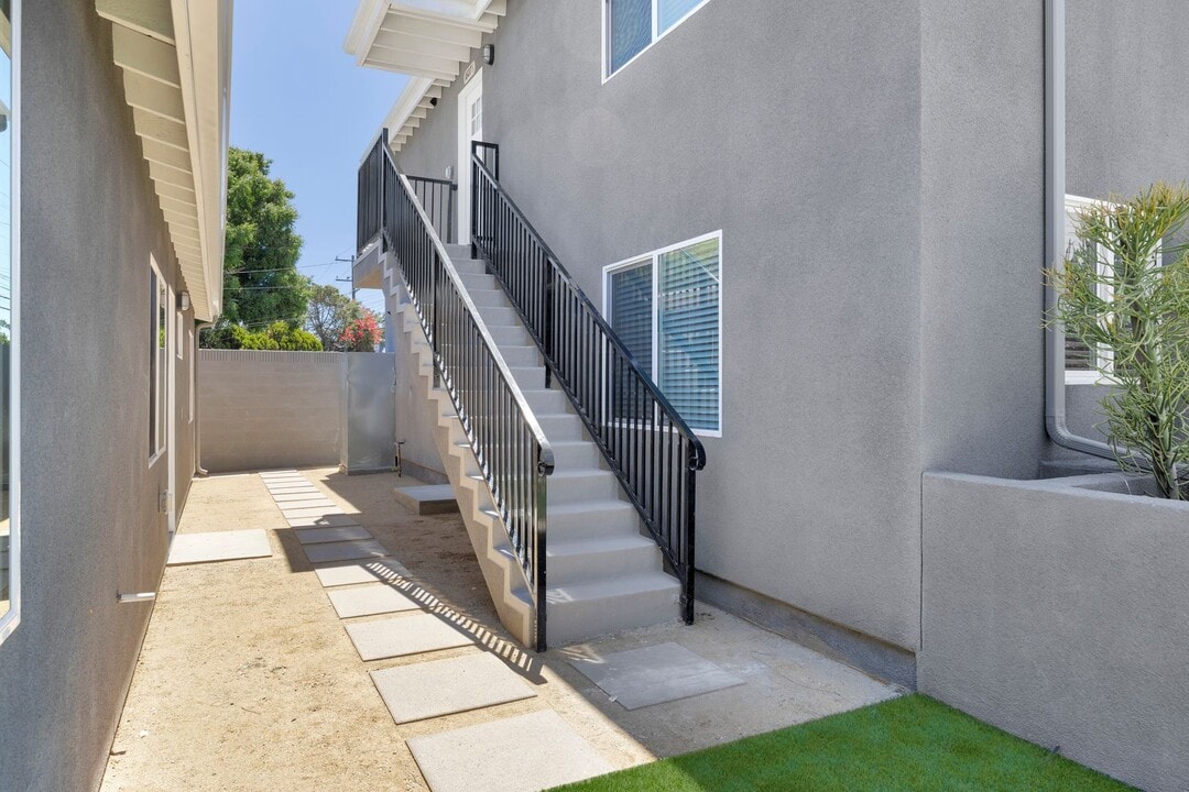 1603 Vuelta Grande Ave in Long Beach, CA - Building Photo