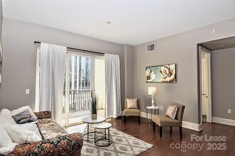 4625 Piedmont Row Dr in Charlotte, NC - Building Photo - Building Photo