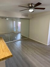 9839 Walnut St, Unit t302 in Dallas, TX - Building Photo - Building Photo