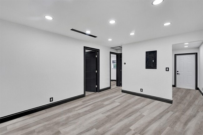 5310 NW 16th St in Lauderhill, FL - Building Photo - Building Photo