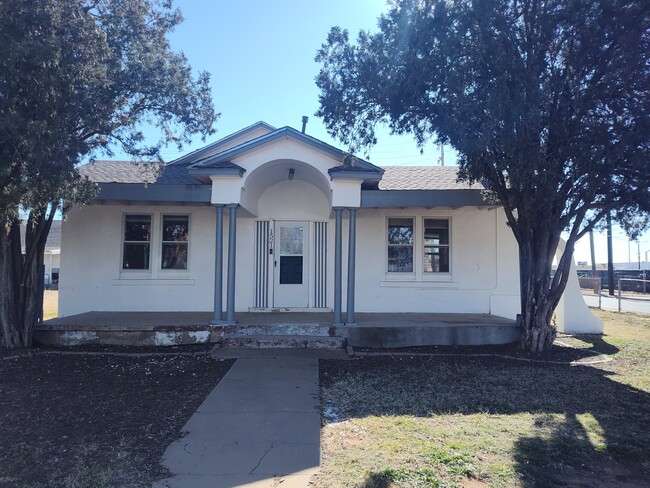 property at 1521 33rd St