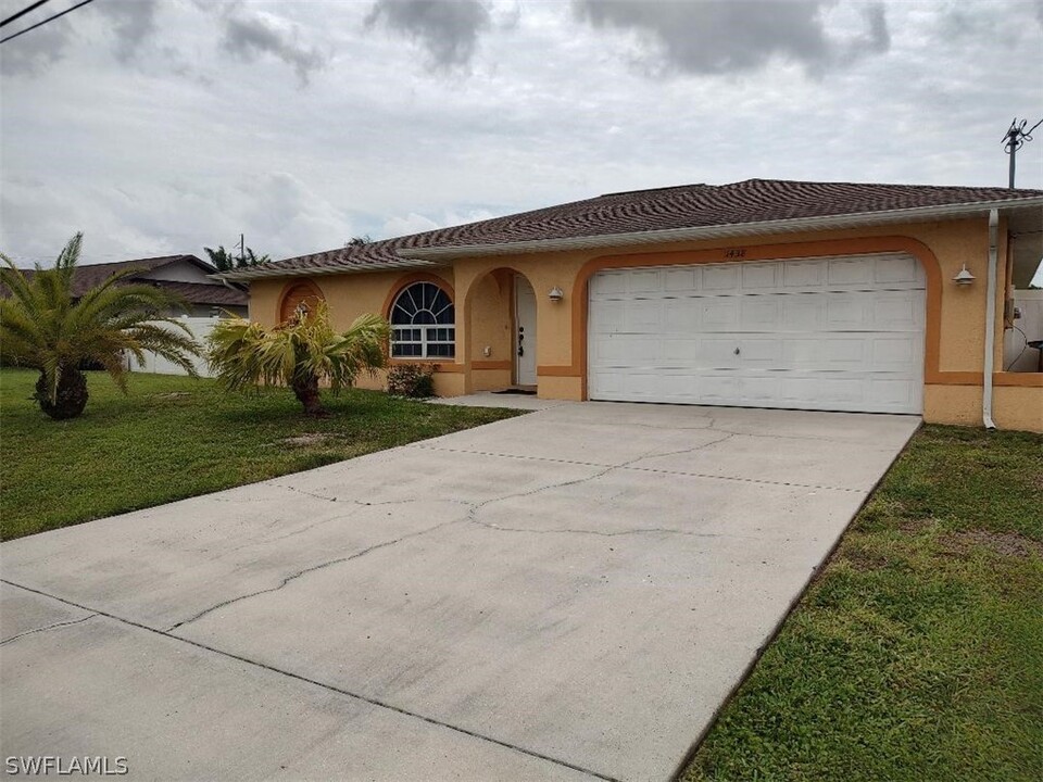 1438 SE 23rd St in Cape Coral, FL - Building Photo